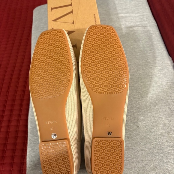 Vivaia Flat Shoes - Picture 8 of 8